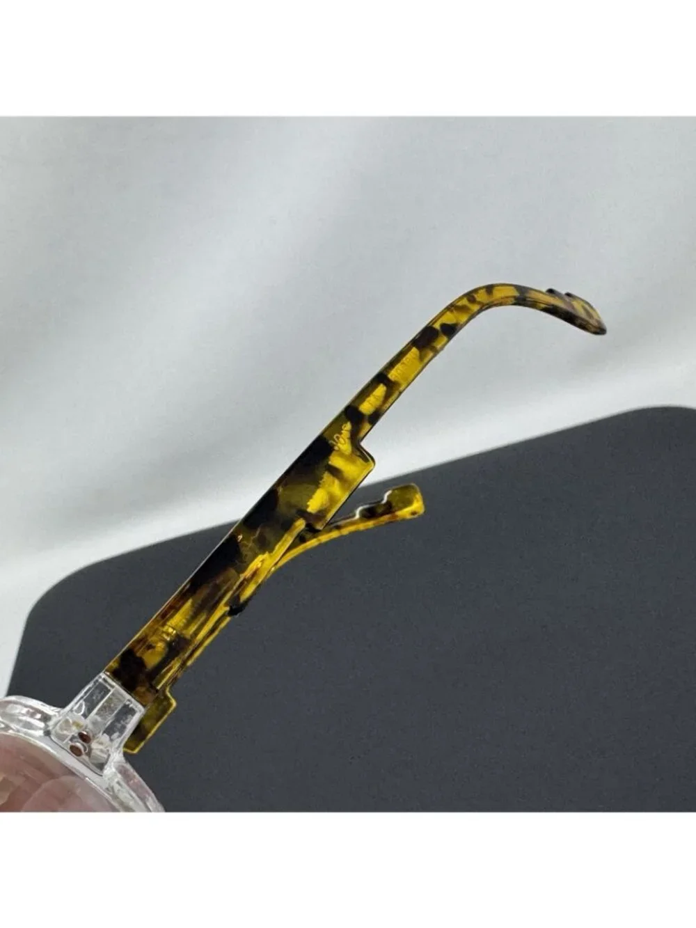 Peepers # 417 Reading Glasses +2.00 Clear Tortoise
